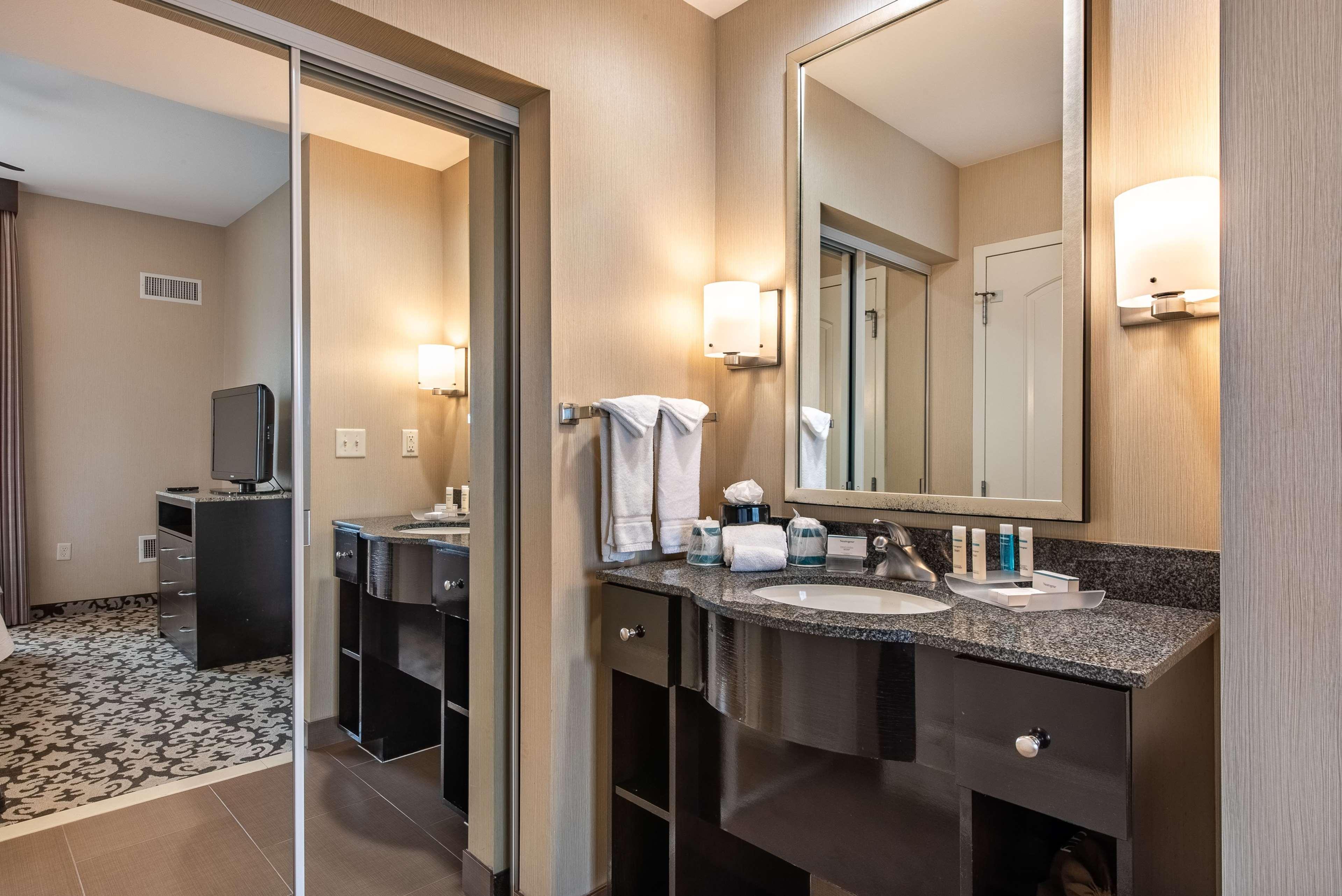 Homewood Suites By Hilton Oxnard/Camarillo Exterior photo