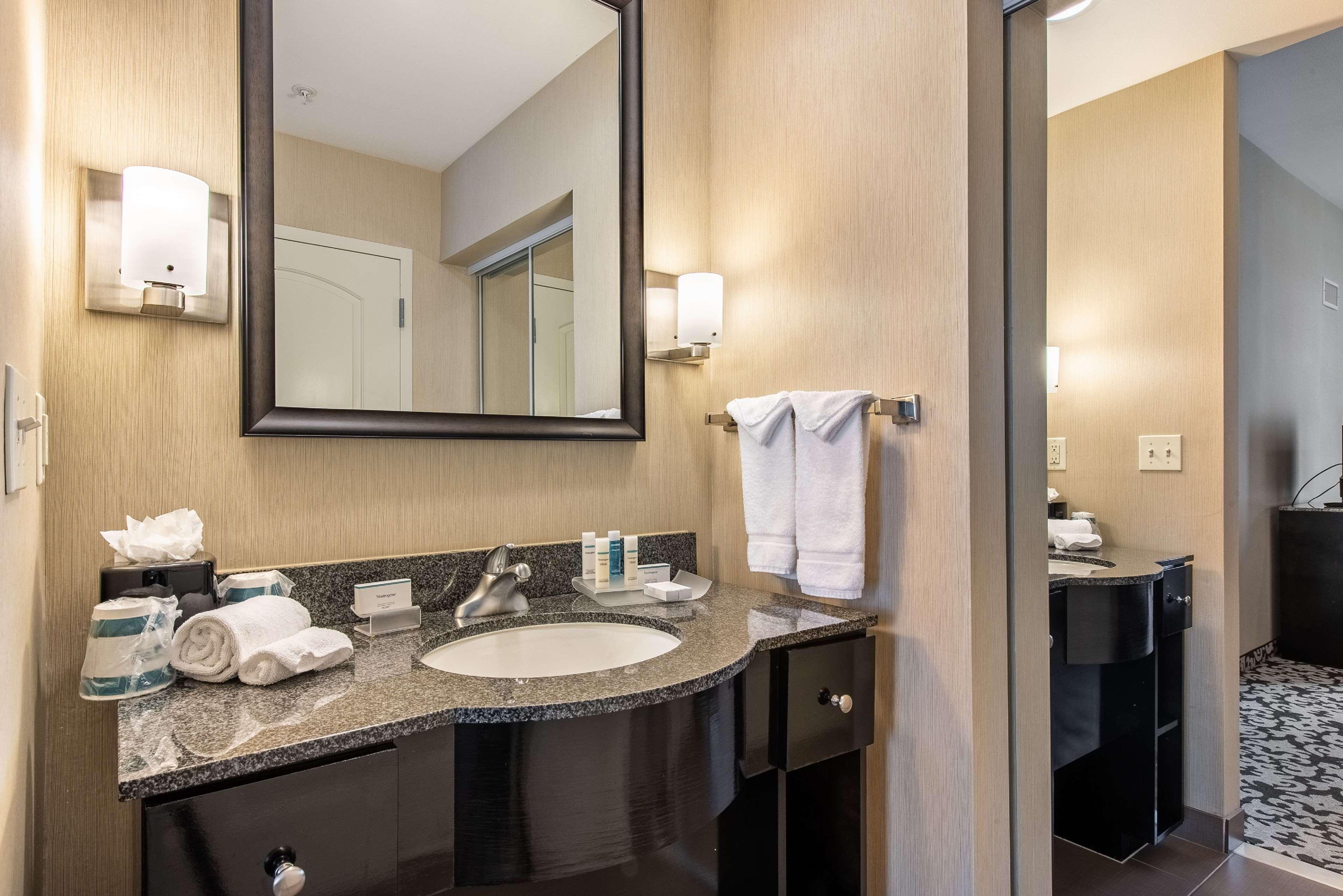 Homewood Suites By Hilton Oxnard/Camarillo Exterior photo
