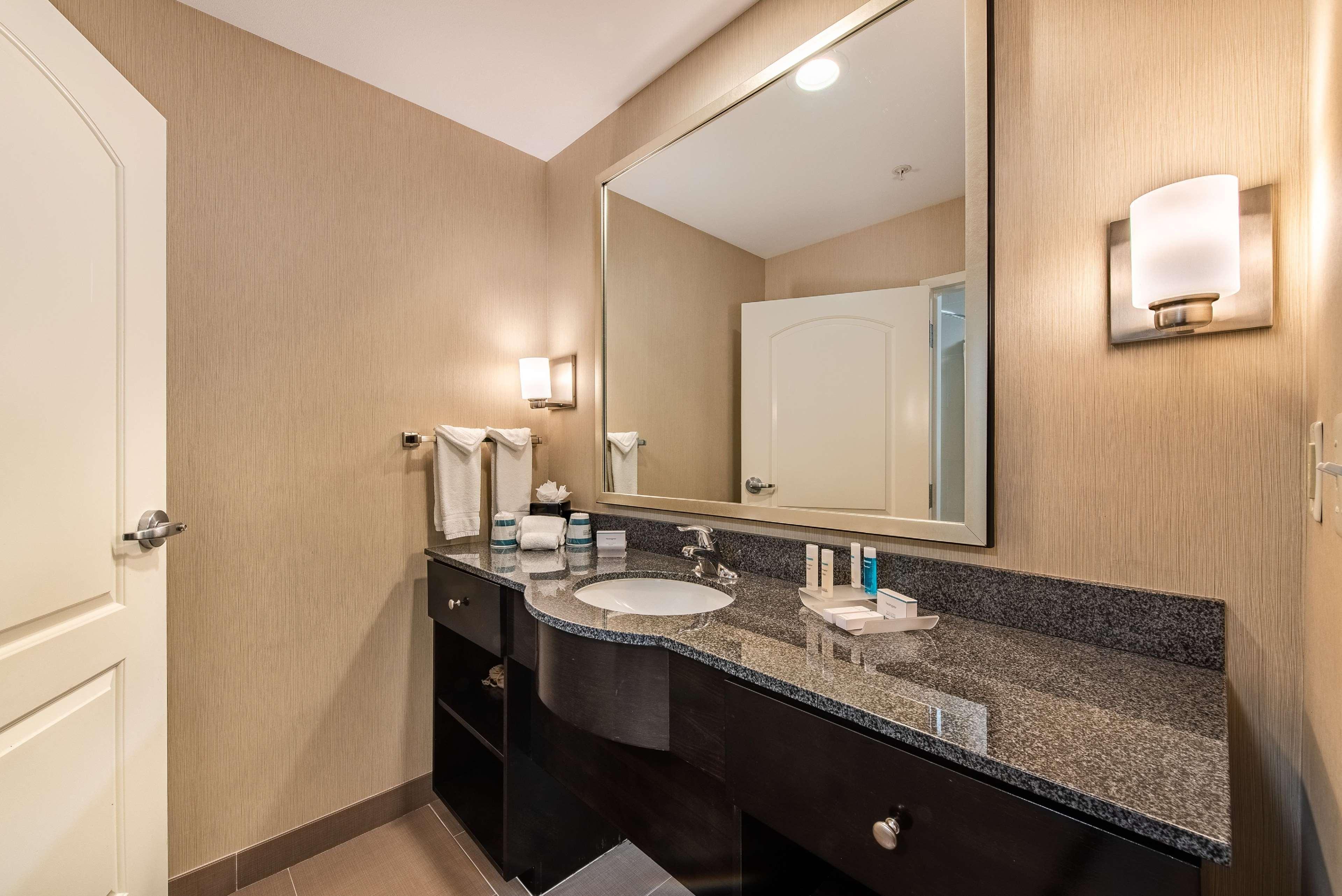 Homewood Suites By Hilton Oxnard/Camarillo Exterior photo
